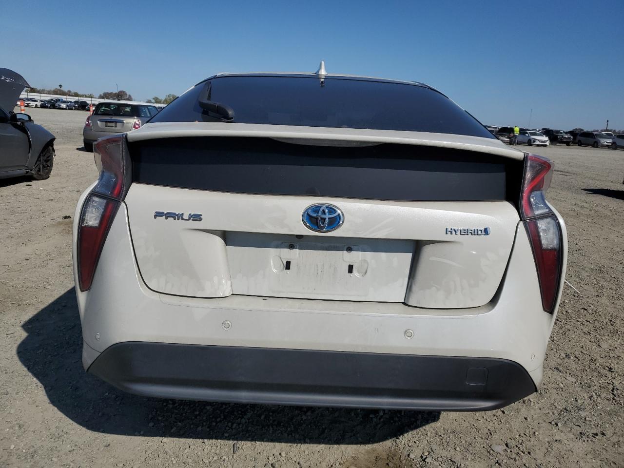 2018 Toyota Prius - Image 6