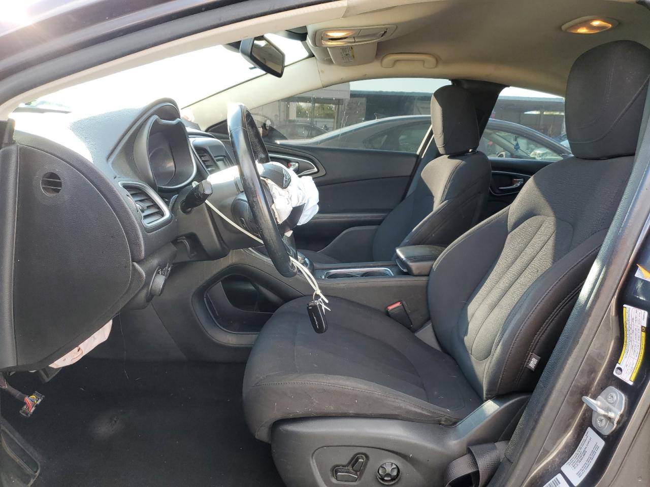 2015 Chrysler 200 - Image 7