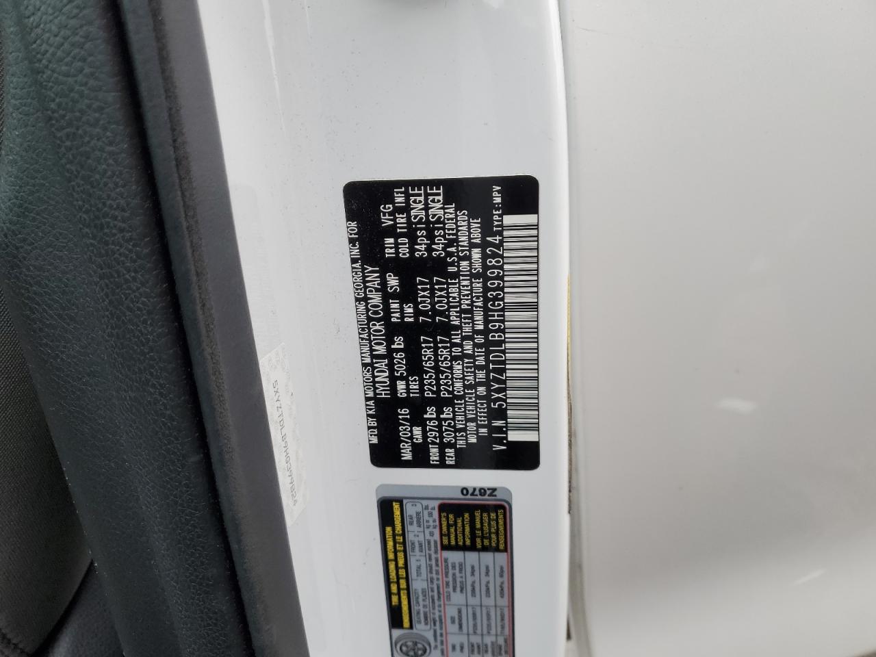 2017 Hyundai Santa Fe - Image 15