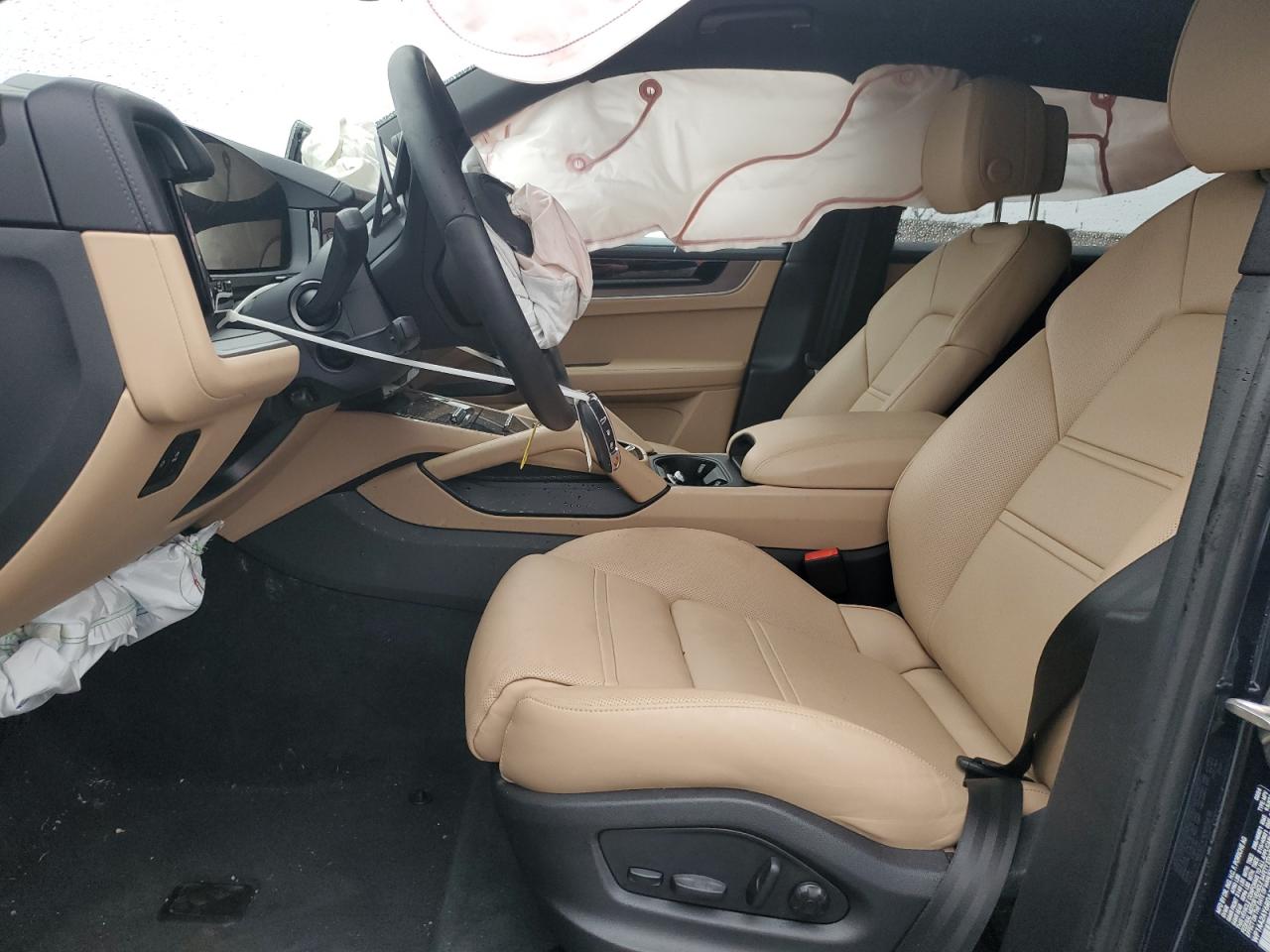 2024 Porsche Cayenne - Image 7
