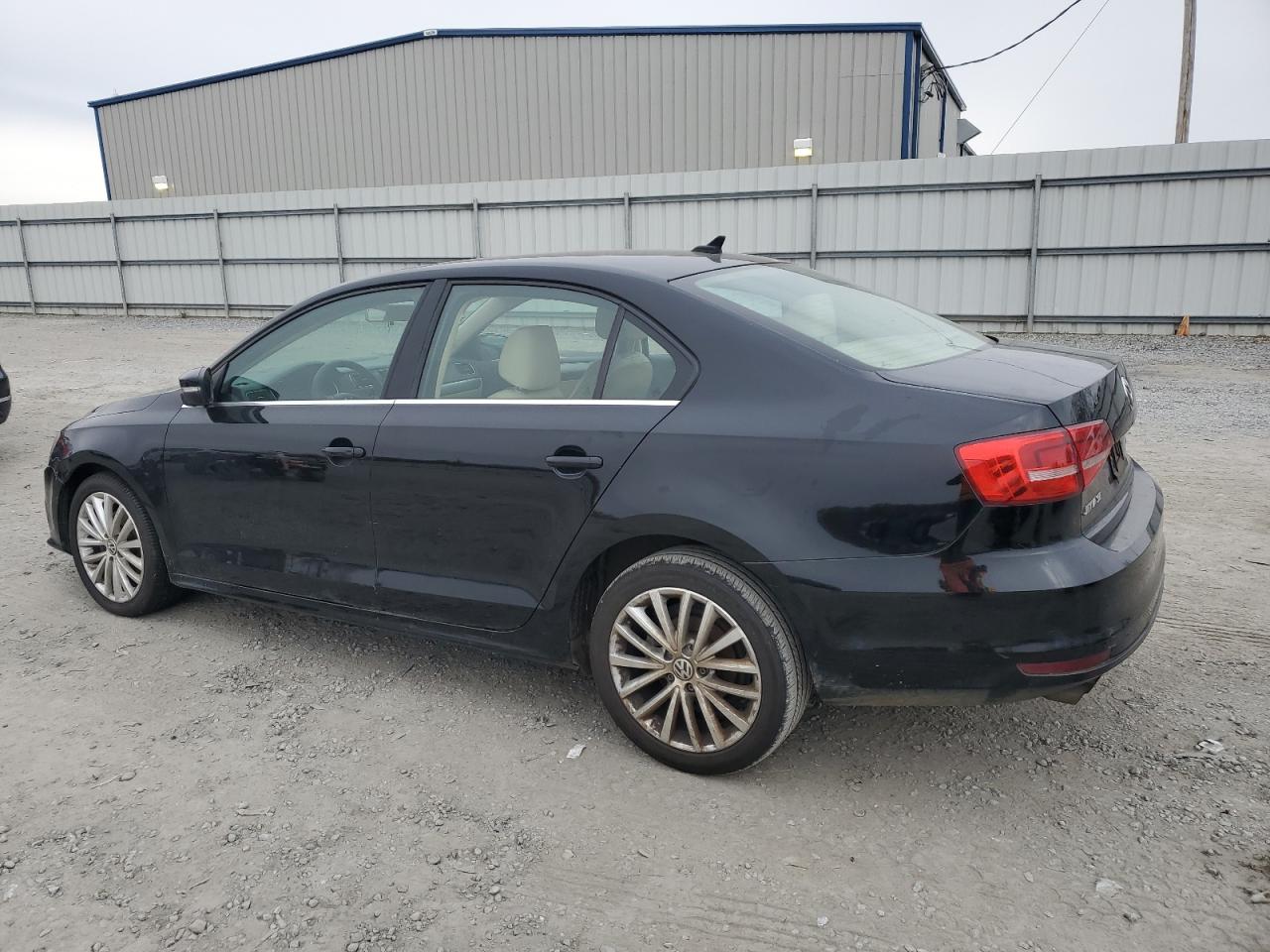 2015 Volkswagen Jetta - Image 2