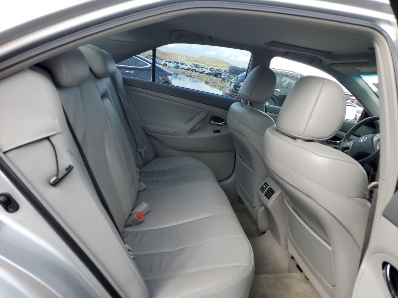 2009 Toyota Camry - Image 10