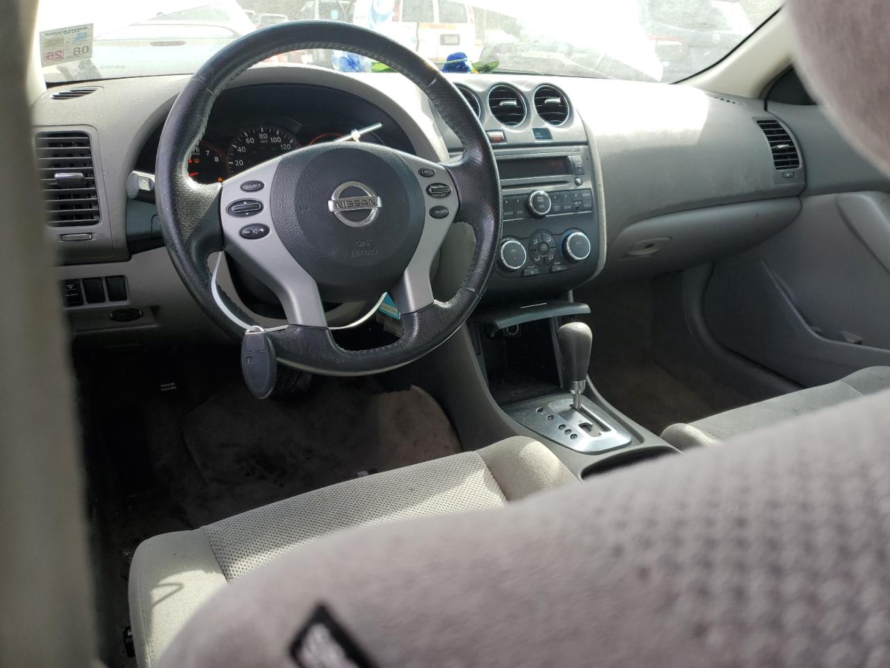 2009 Nissan Altima - Image 8