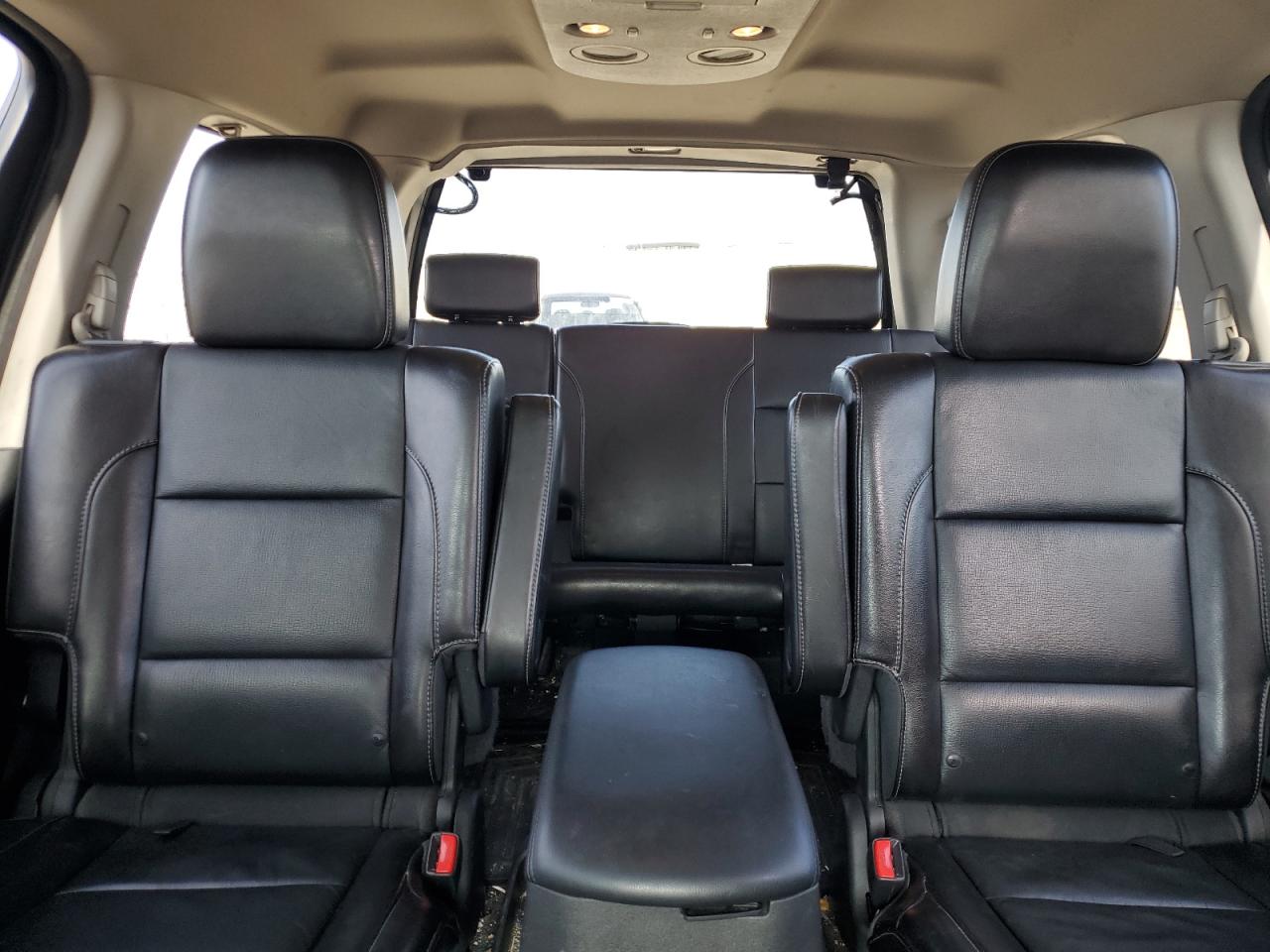 2015 Nissan Armada - Image 10