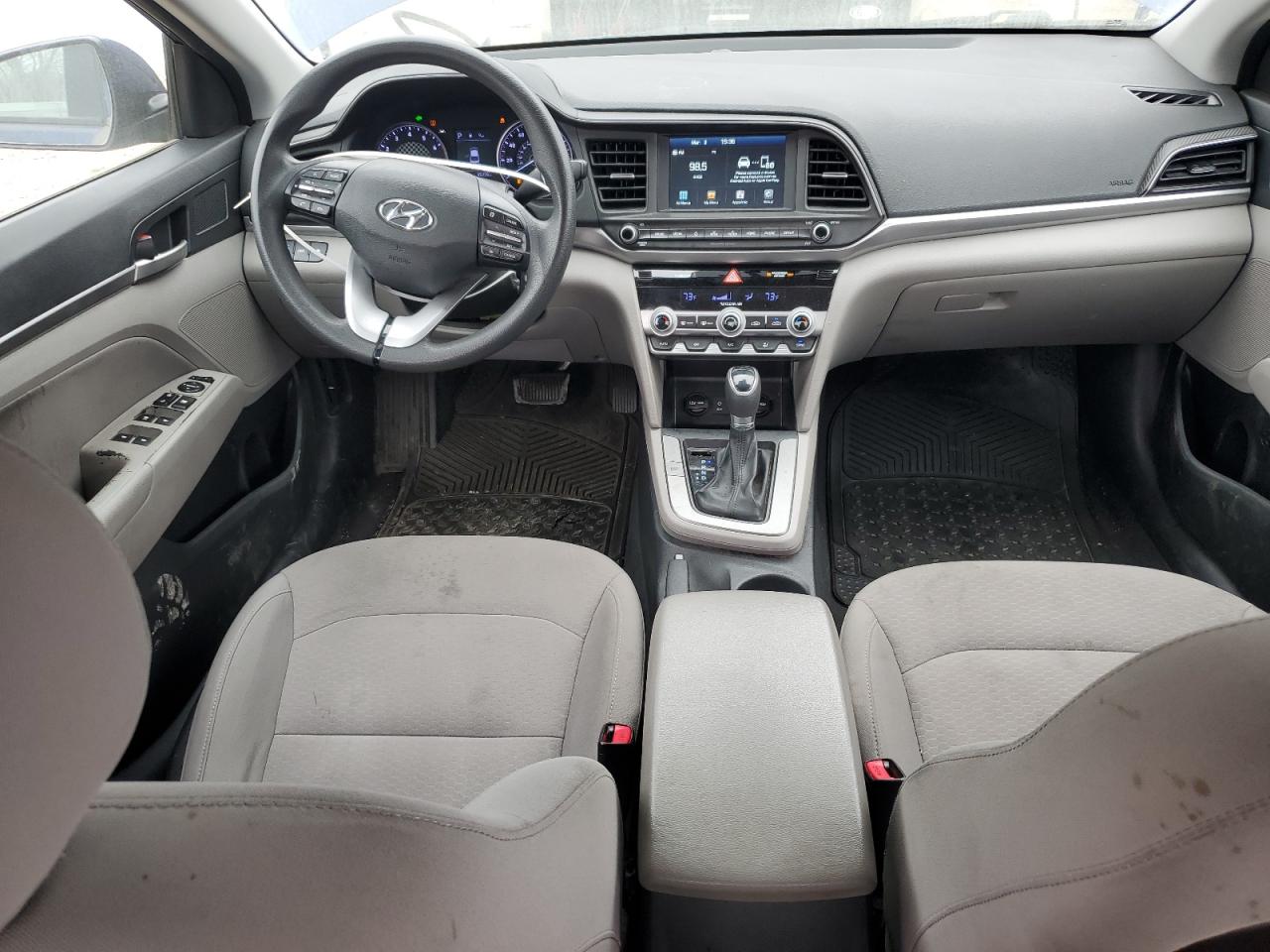 2020 Hyundai Elantra - Image 8