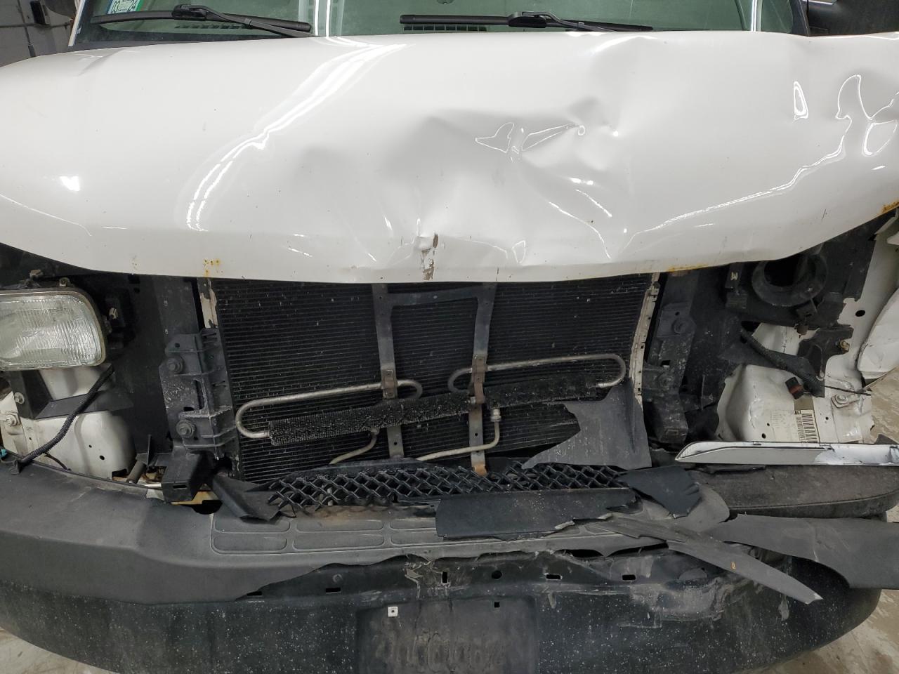 2012 Chevrolet Express - Image 12