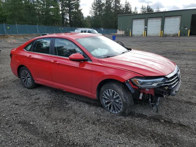  VOLKSWAGEN JETTA 2021 Красный