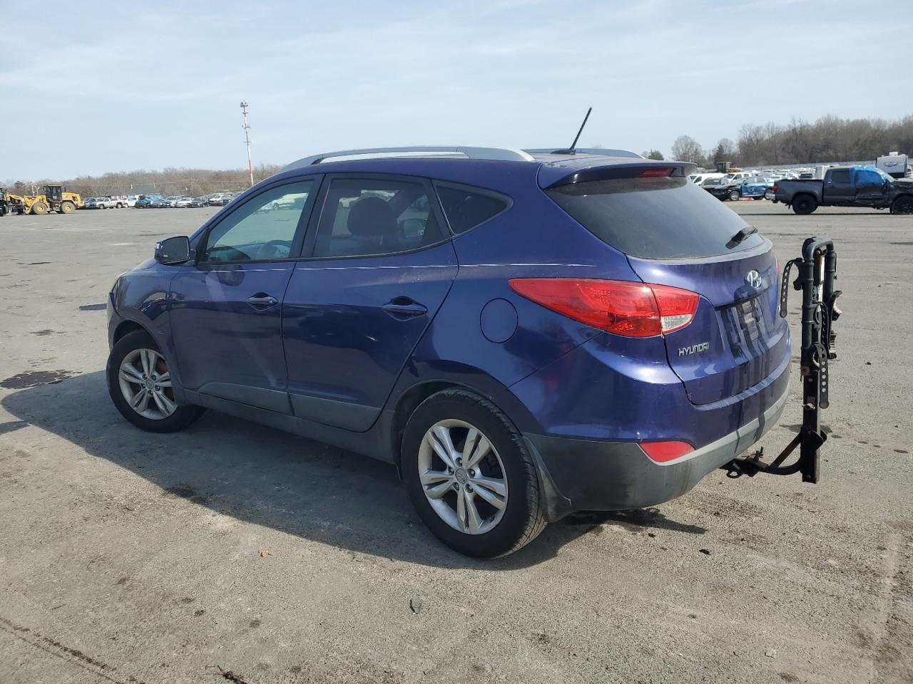 2012 Hyundai Tucson - Image 2