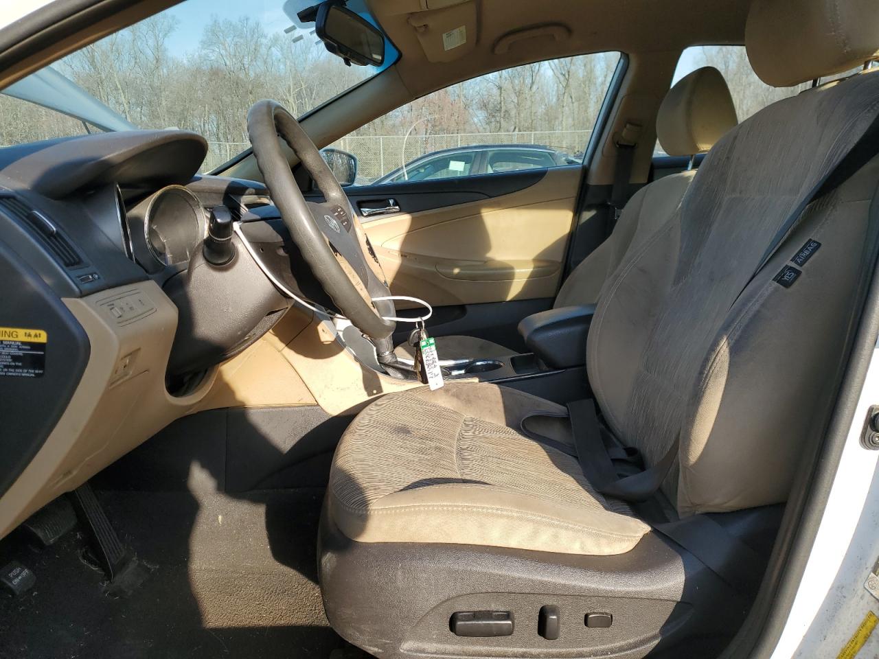 2012 Hyundai Sonata - Image 7
