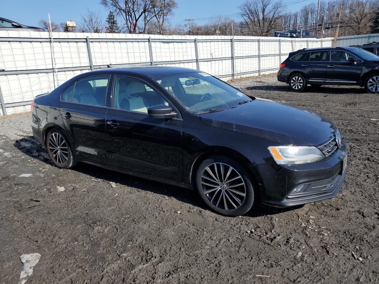 2016 Volkswagen Jetta - Image 4