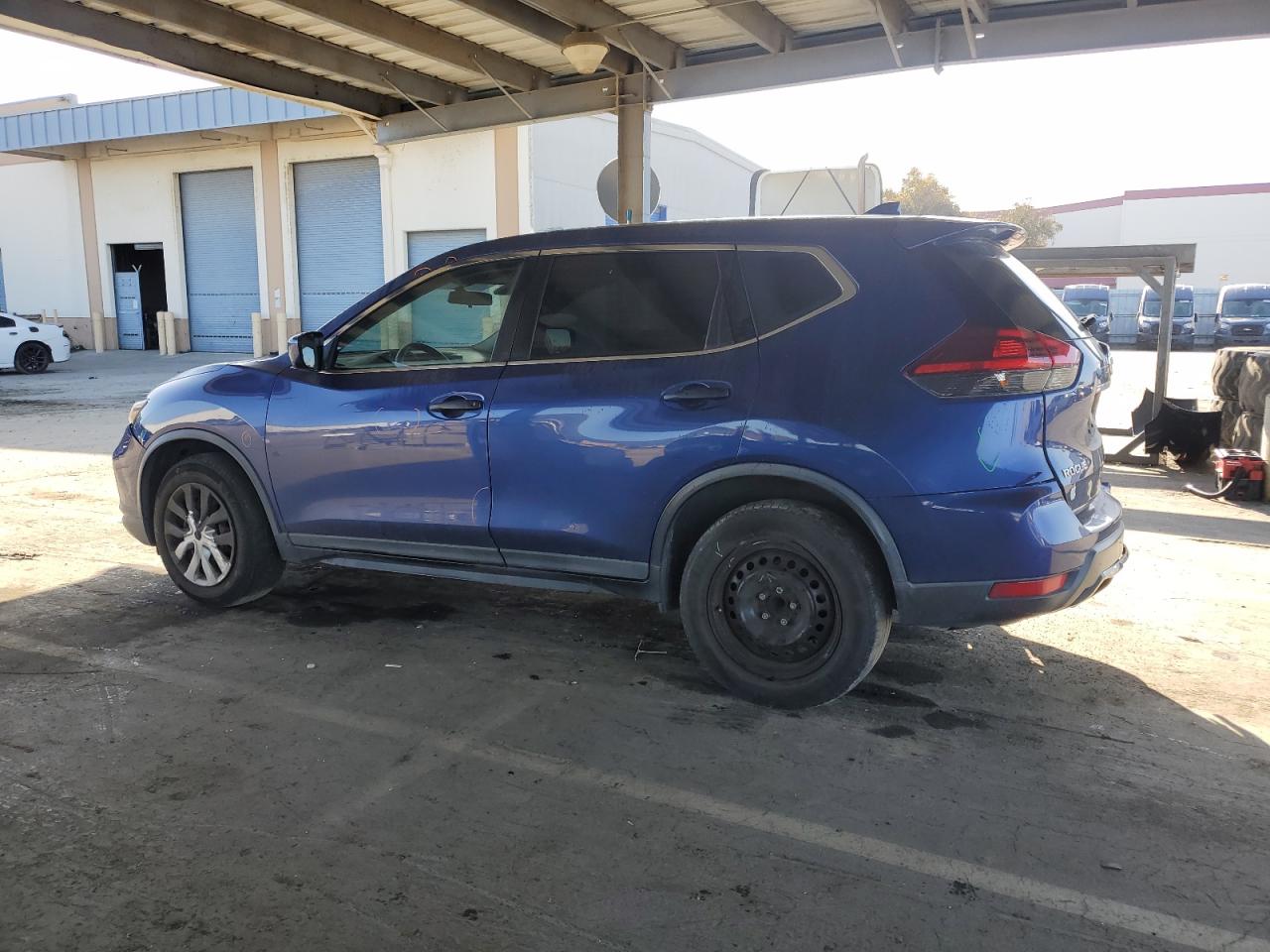 2018 Nissan Rogue - Image 2
