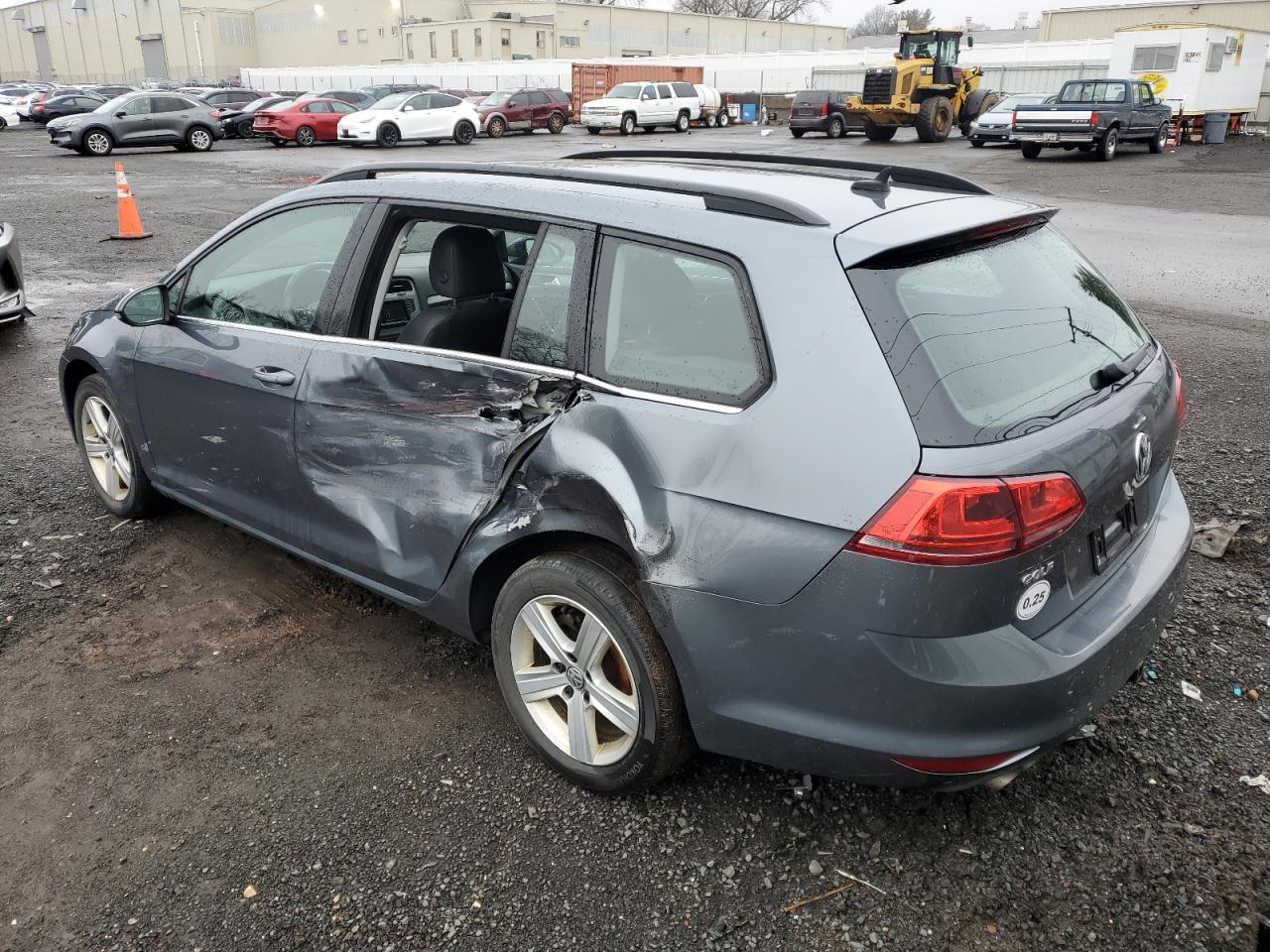 2015 Volkswagen Golf - Image 2