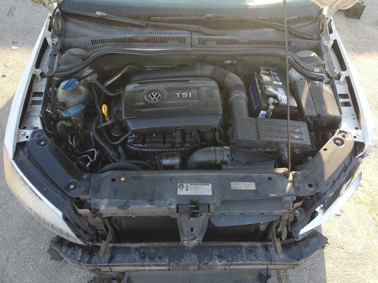 2014 Volkswagen Jetta - Image 11