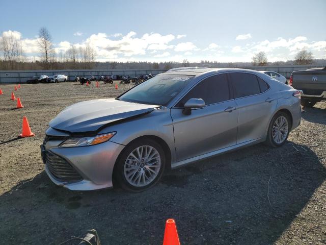  TOYOTA CAMRY 2018 Серебристый