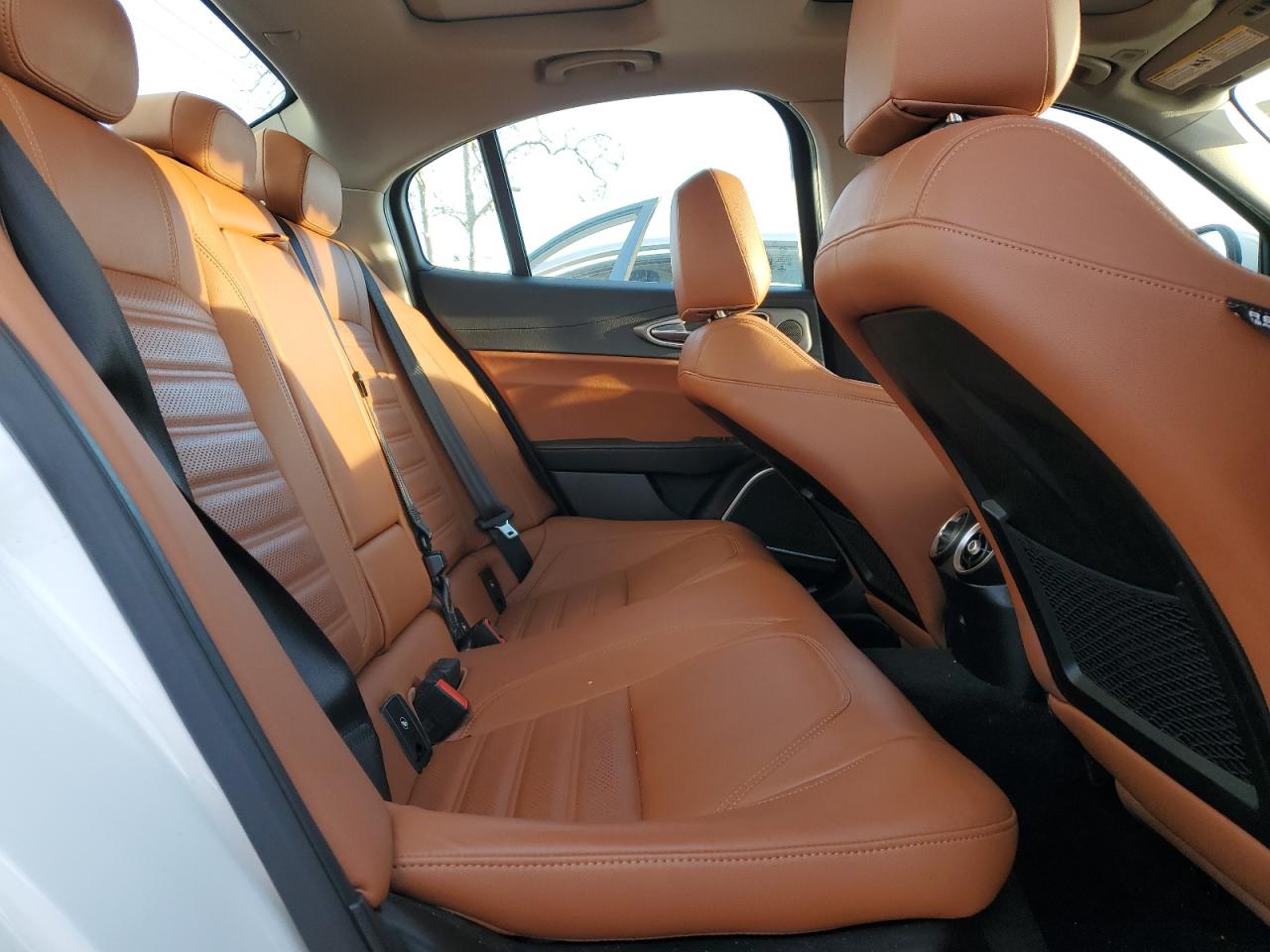 2018 Alfa Romeo Giulia - Image 10