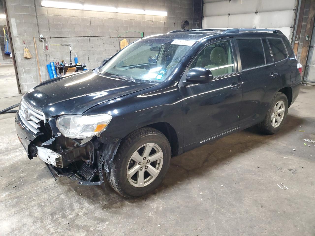 2010 Toyota Highlander - Image 1