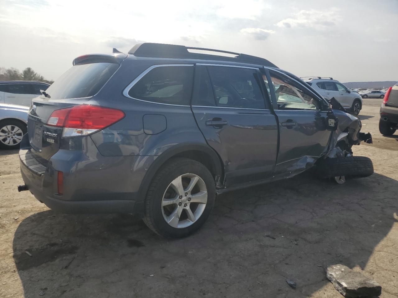 2014 Subaru Outback - Image 3