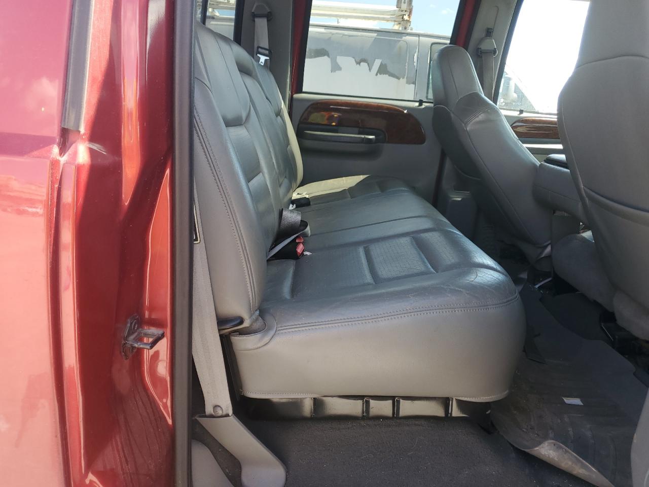 2002 Ford F350 - Image 11