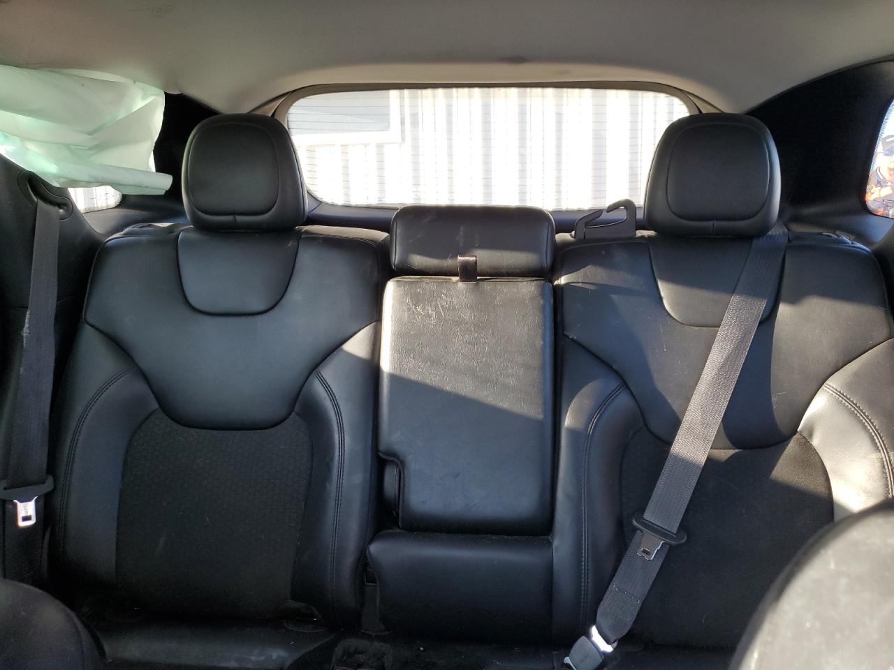 2019 Jeep Cherokee - Image 10