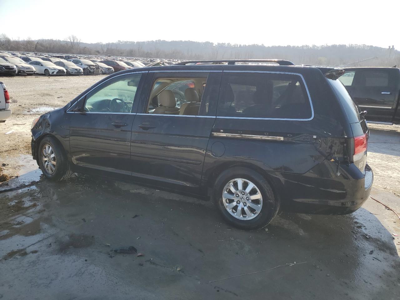 2009 Honda Odyssey - Image 2