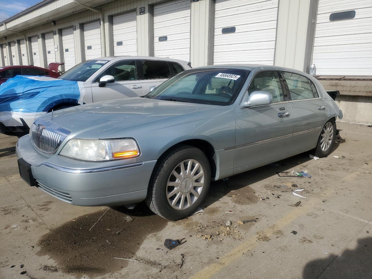 2007 Lincoln Town Car Signature zu verkaufen in Louisville, KY - Rear End
