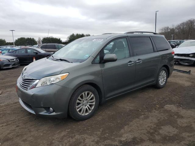 2014 Toyota Sienna Xle