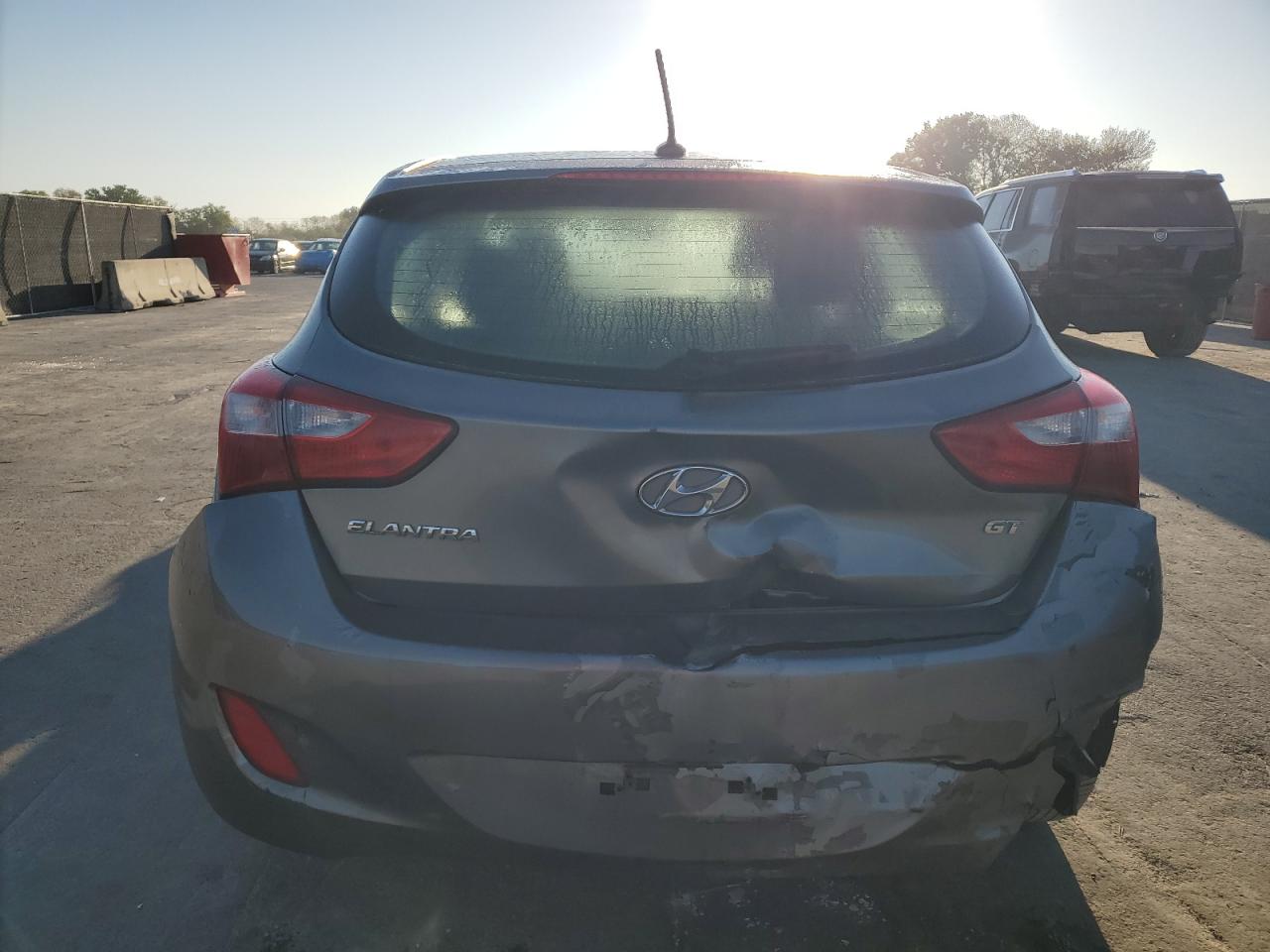 2017 Hyundai Elantra - Image 6