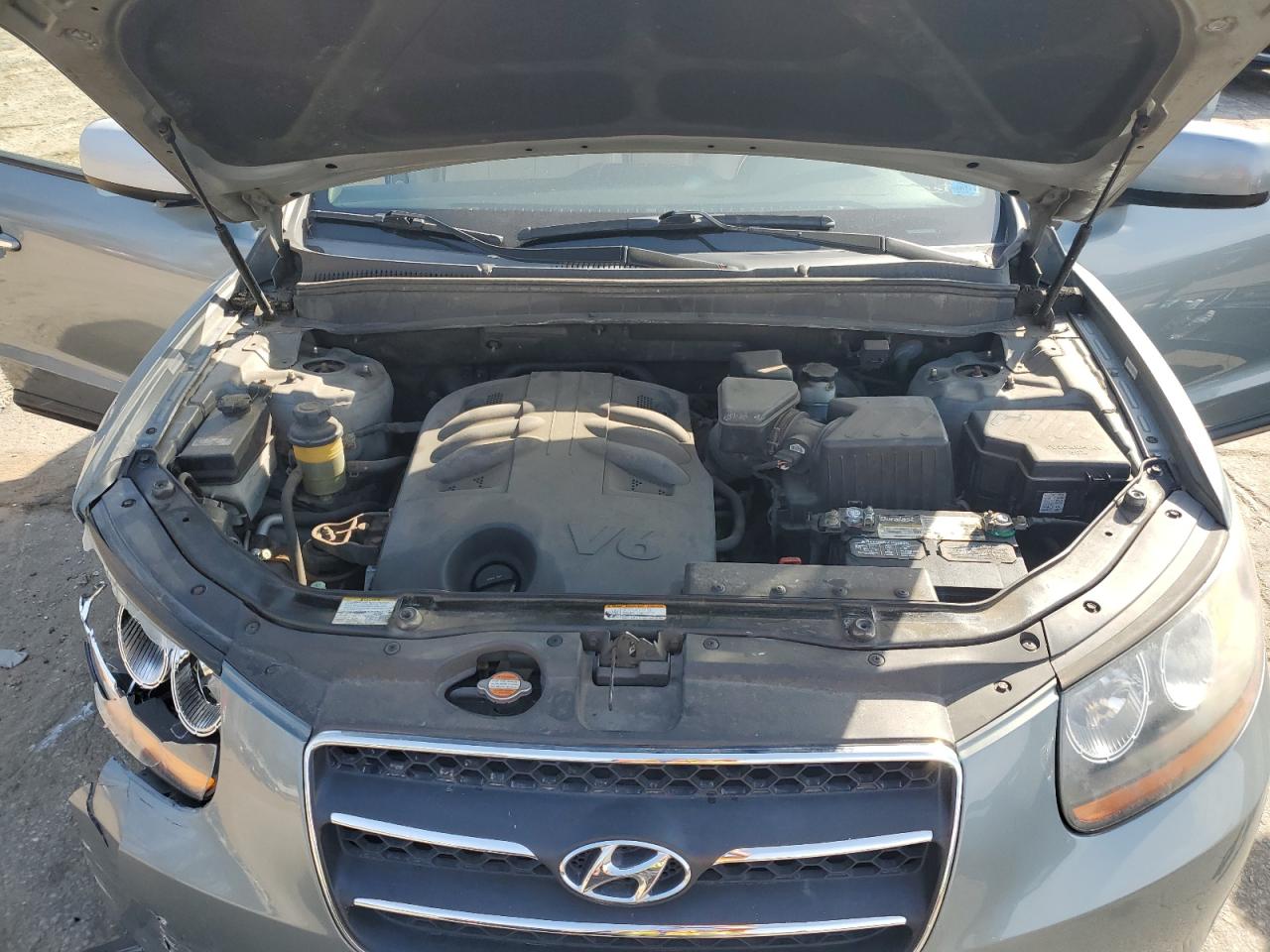 2009 Hyundai Santa Fe - Image 12