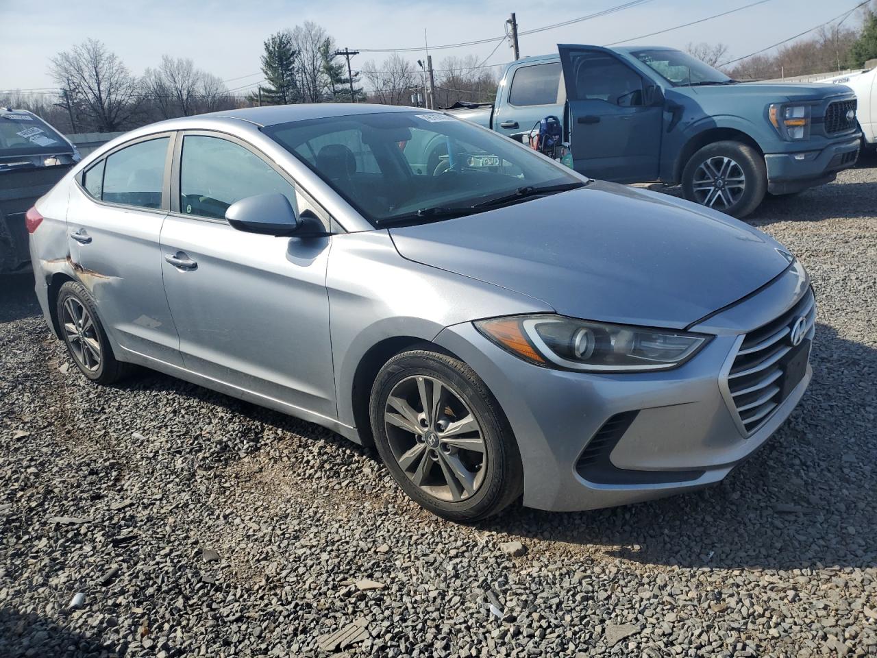 2017 Hyundai Elantra - Image 4