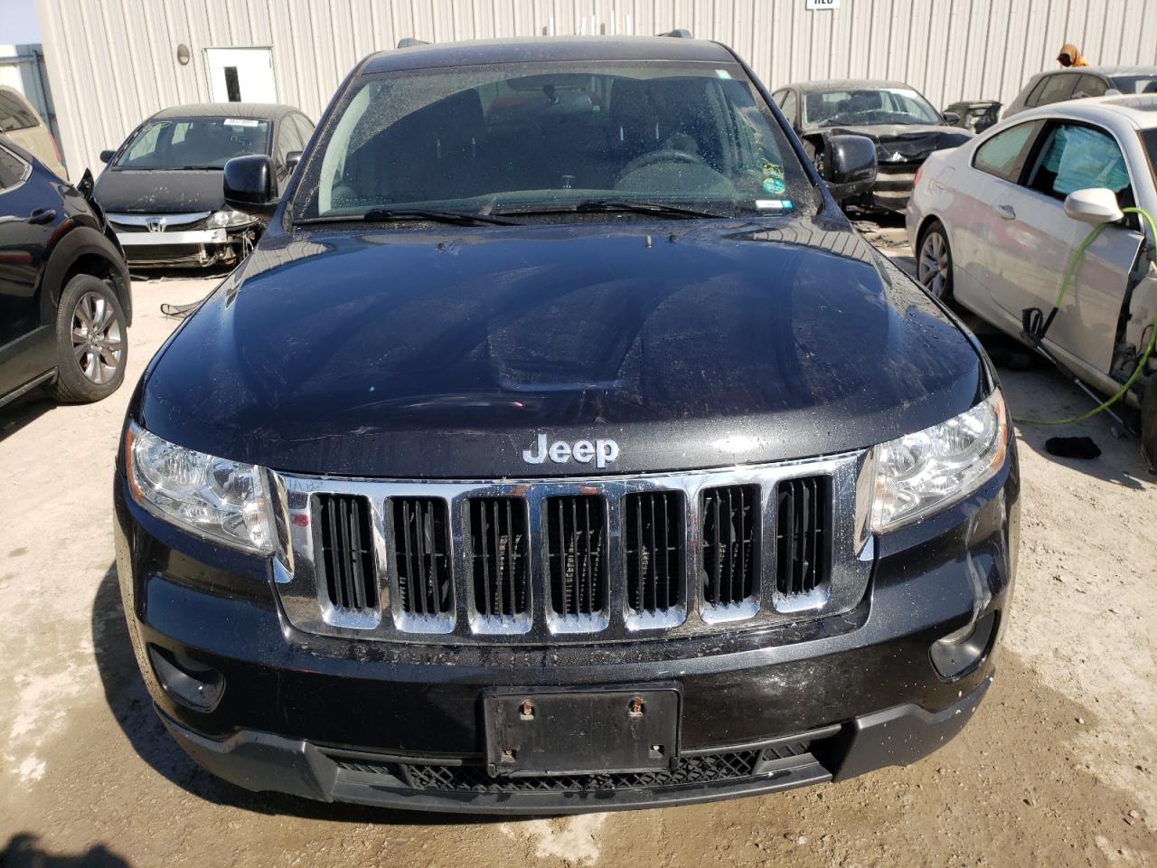 2011 Jeep Grand Cherokee - Image 5