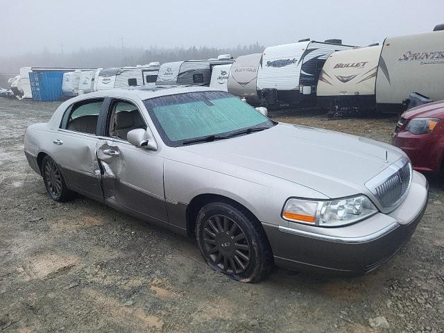 2003 LINCOLN TOWN CAR SIGNATURE