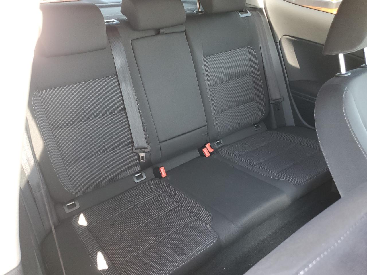 2010 Volkswagen Golf - Image 10