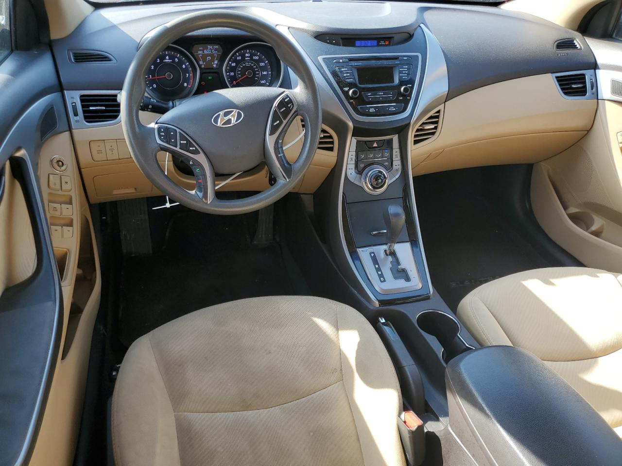 2013 Hyundai Elantra - Image 8