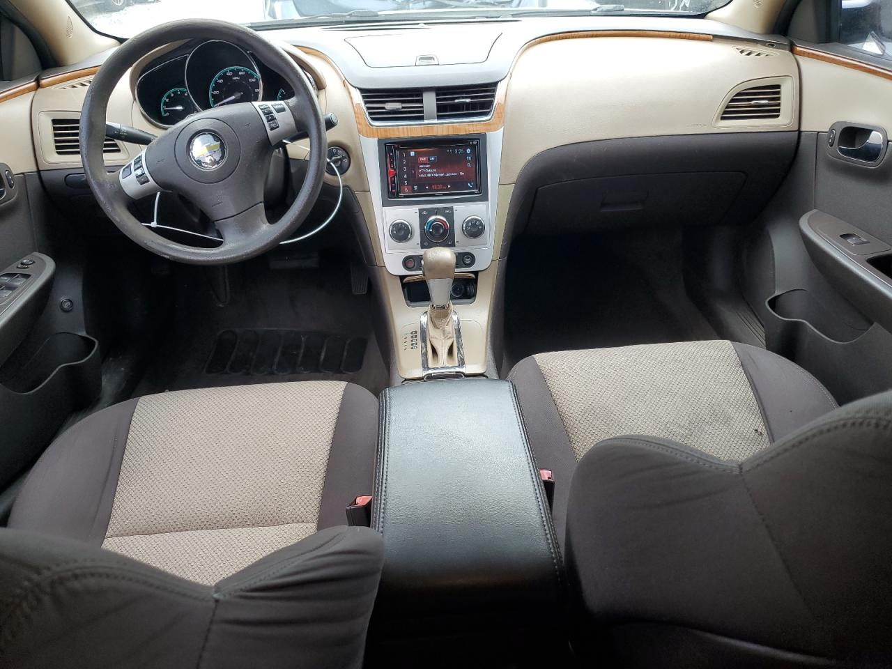 2011 Chevrolet Malibu - Image 8