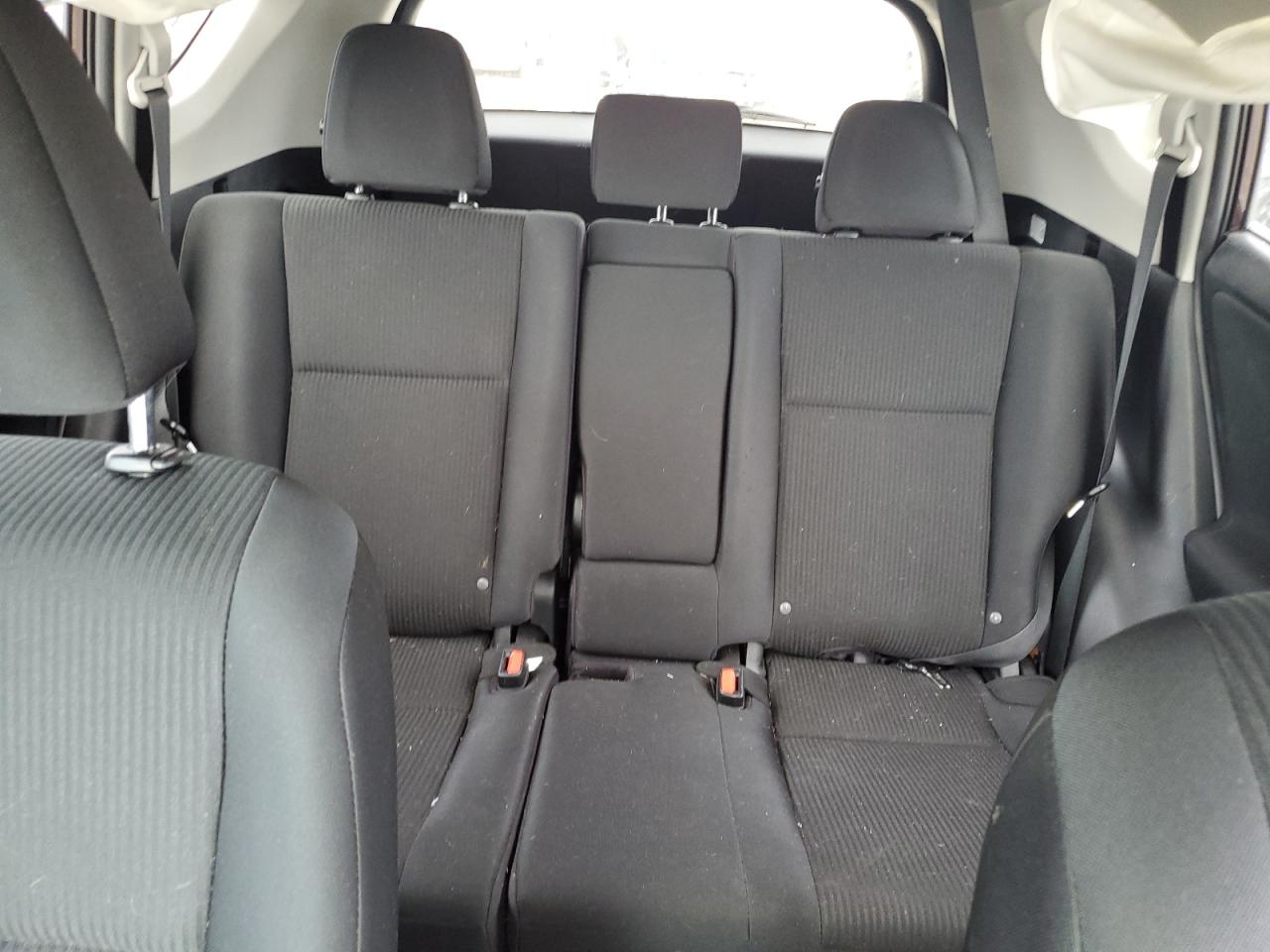 2017 Toyota RAV 4 - Image 10