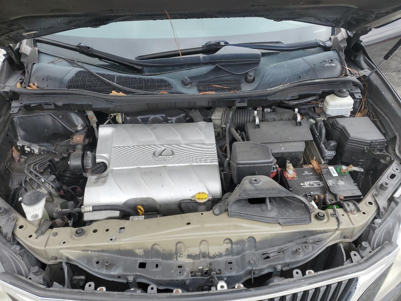 2010 Lexus RX - Image 12