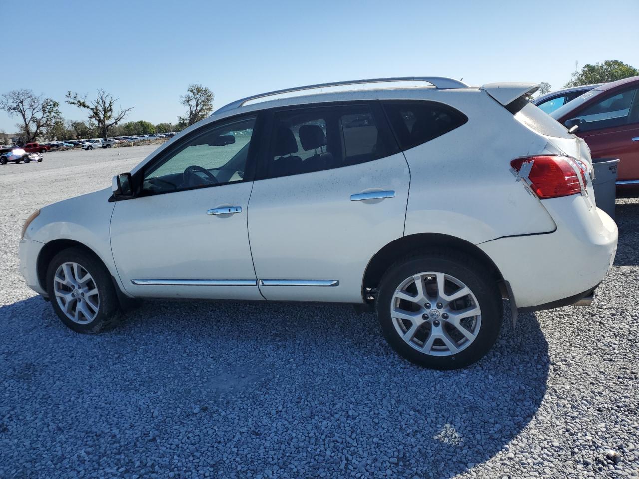 2013 Nissan Rogue - Image 2