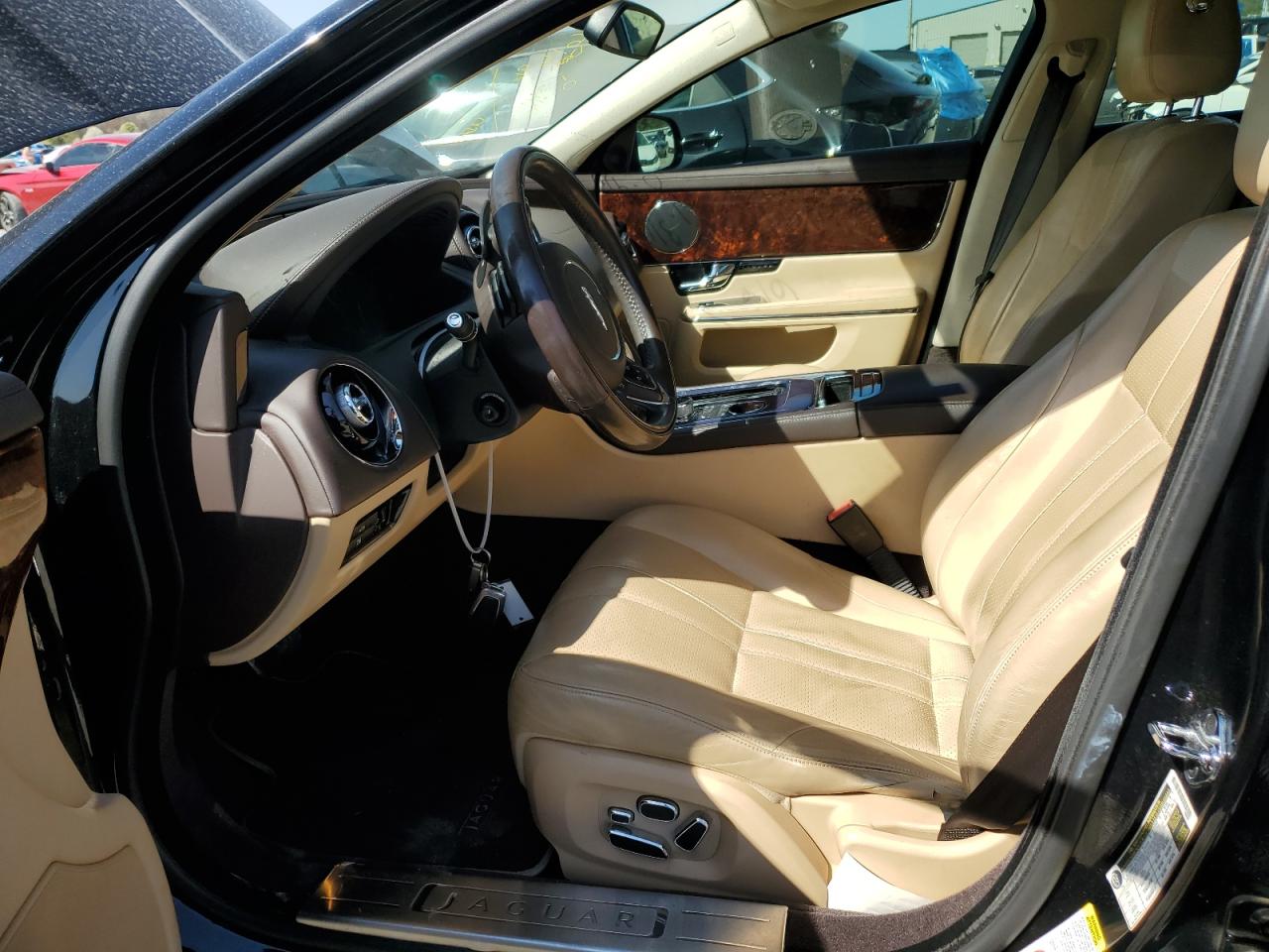 2012 Jaguar XJ - Image 7