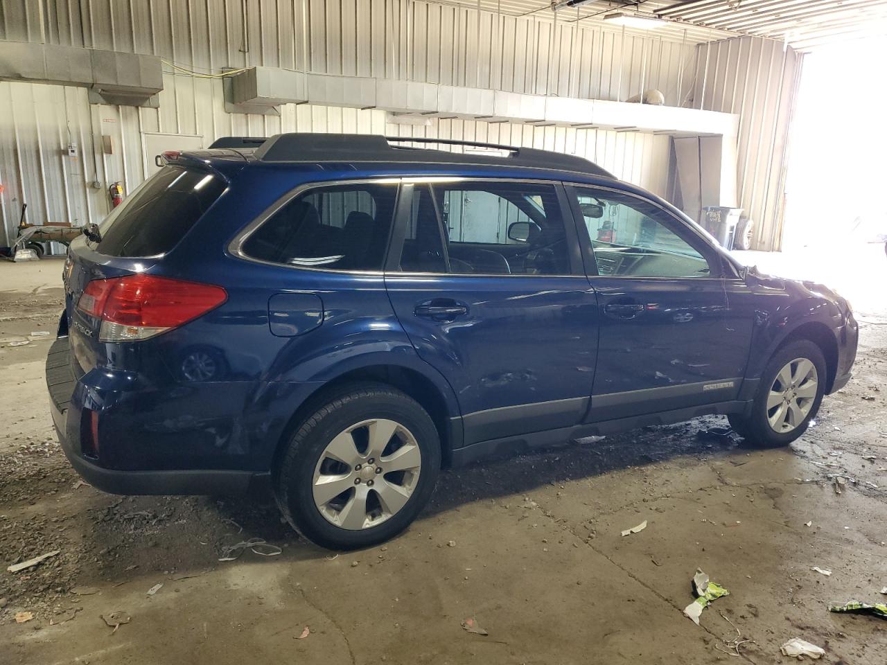 2010 Subaru Outback - Image 3