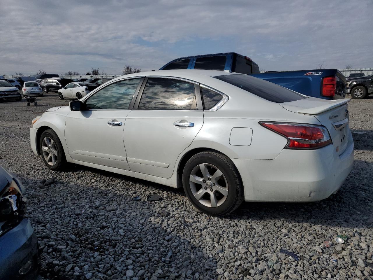 2014 Nissan Altima - Image 2