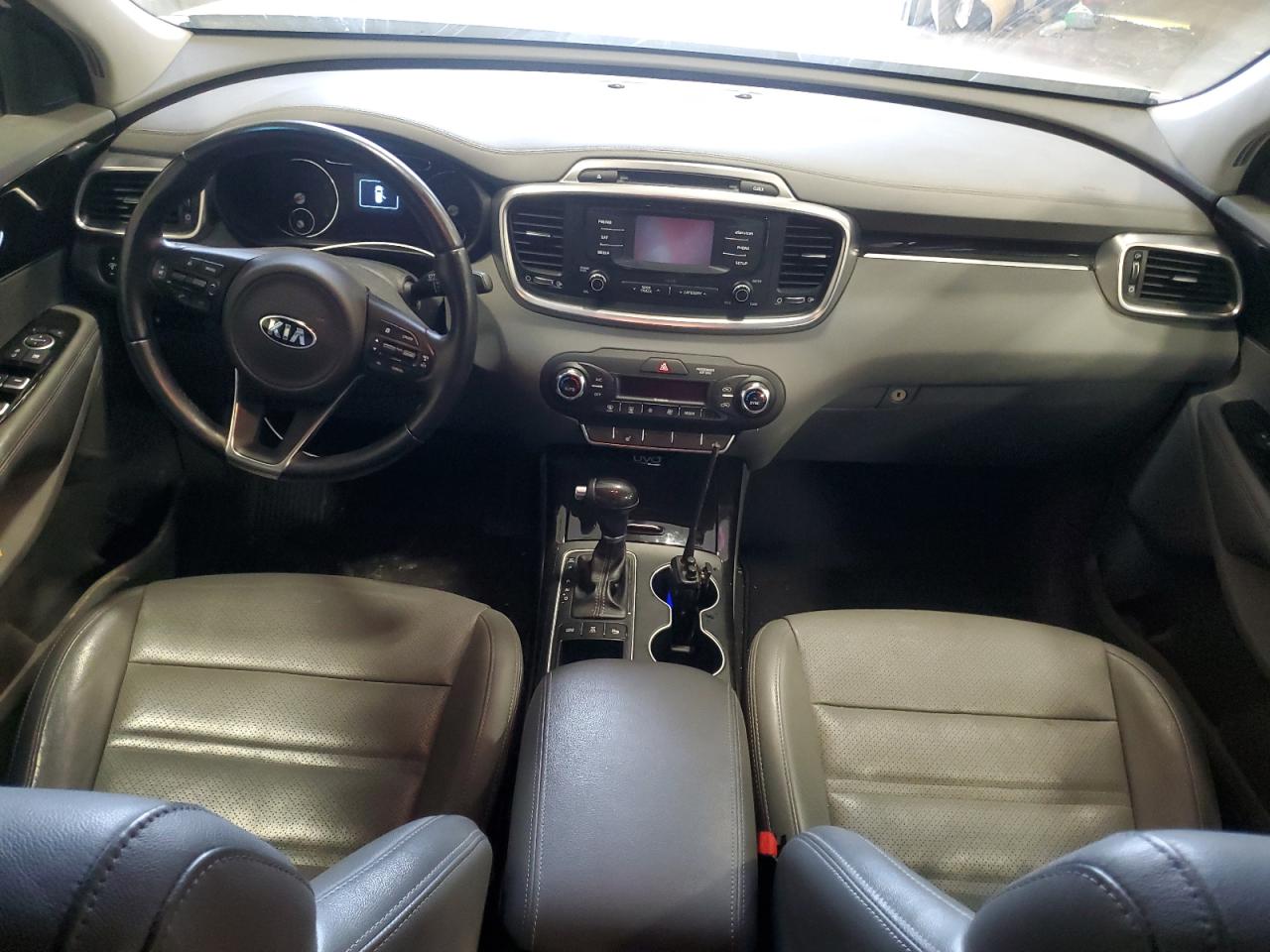 2016 Kia Sorento - Image 8