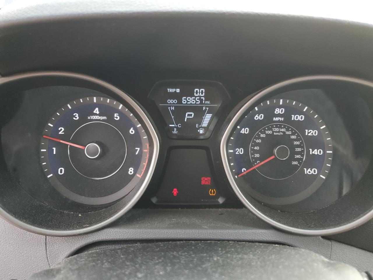 2011 Hyundai Elantra - Image 9