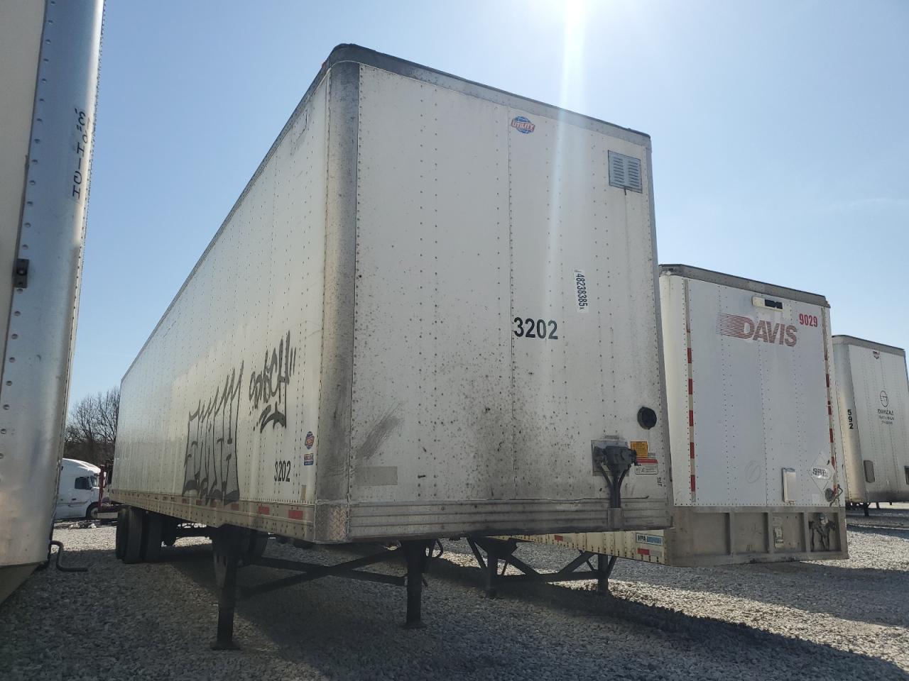 2015 Utility Vs2Dx Dry Van Trailer for Sale in York Haven, PA - Vandalism
