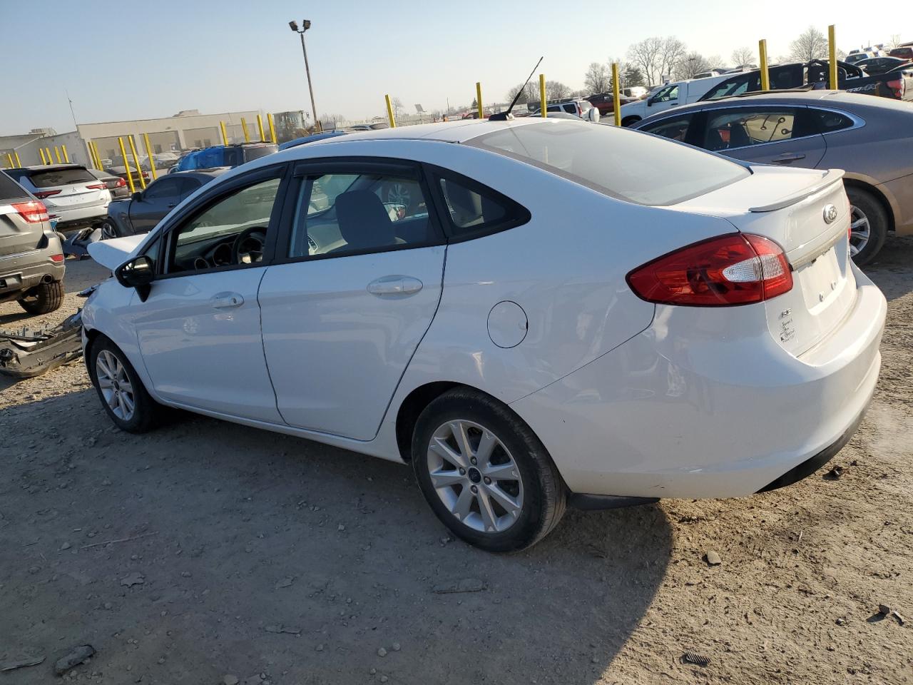 2011 Ford Fiesta - Image 2