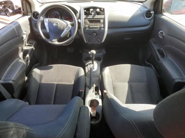  NISSAN VERSA 2017 Czerwony