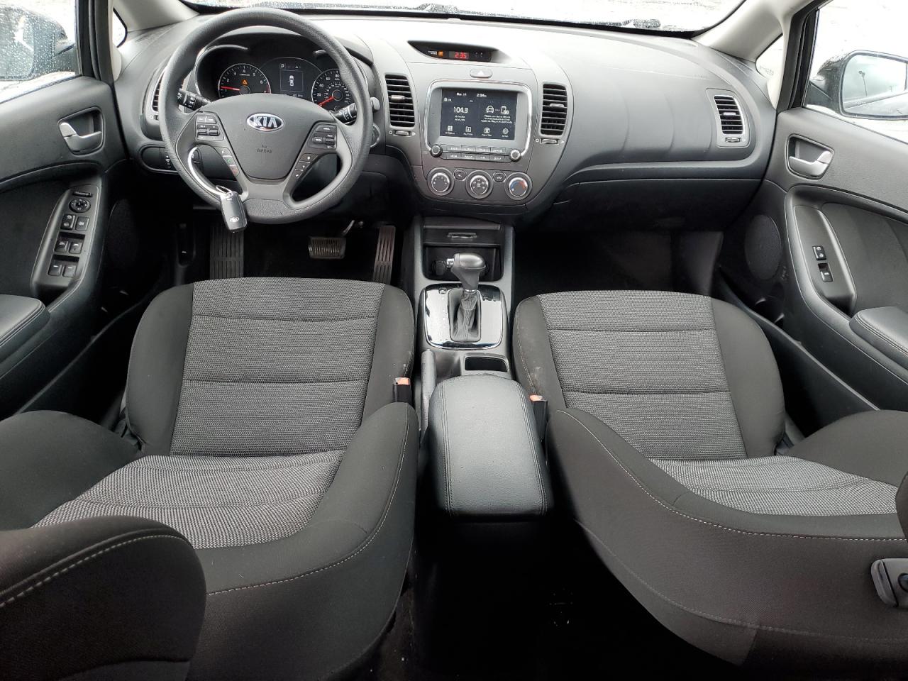 2017 Kia Forte - Image 8