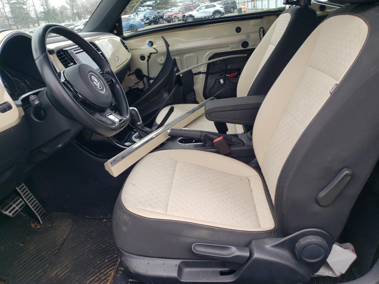 2019 Volkswagen Beetle - Image 7