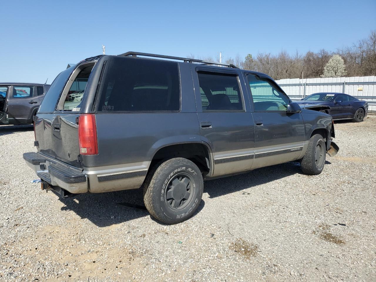 1999 GMC Yukon - Image 3