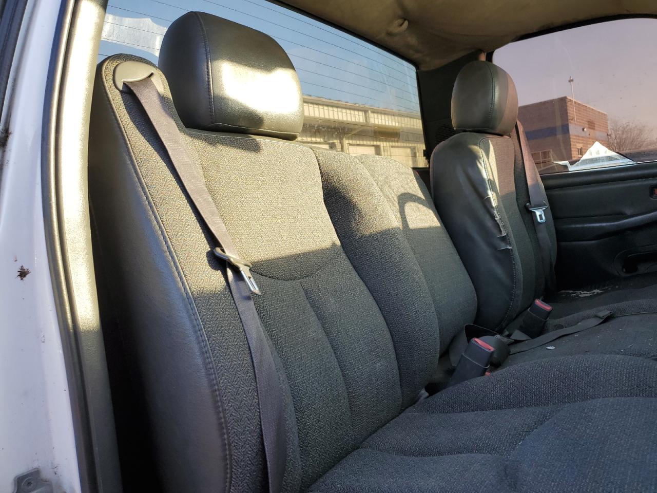 2006 Chevrolet Silverado - Image 11