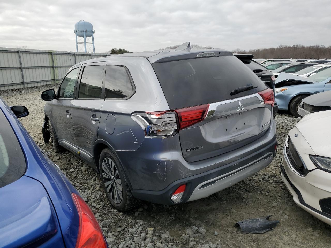 2019 Mitsubishi Outlander - Image 2
